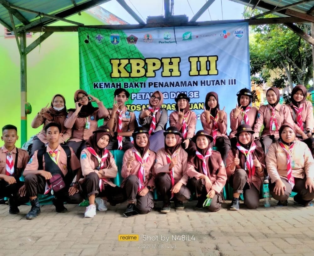 KEGIATAN KEMAH BAKTI PENANAMAN HUTAN III