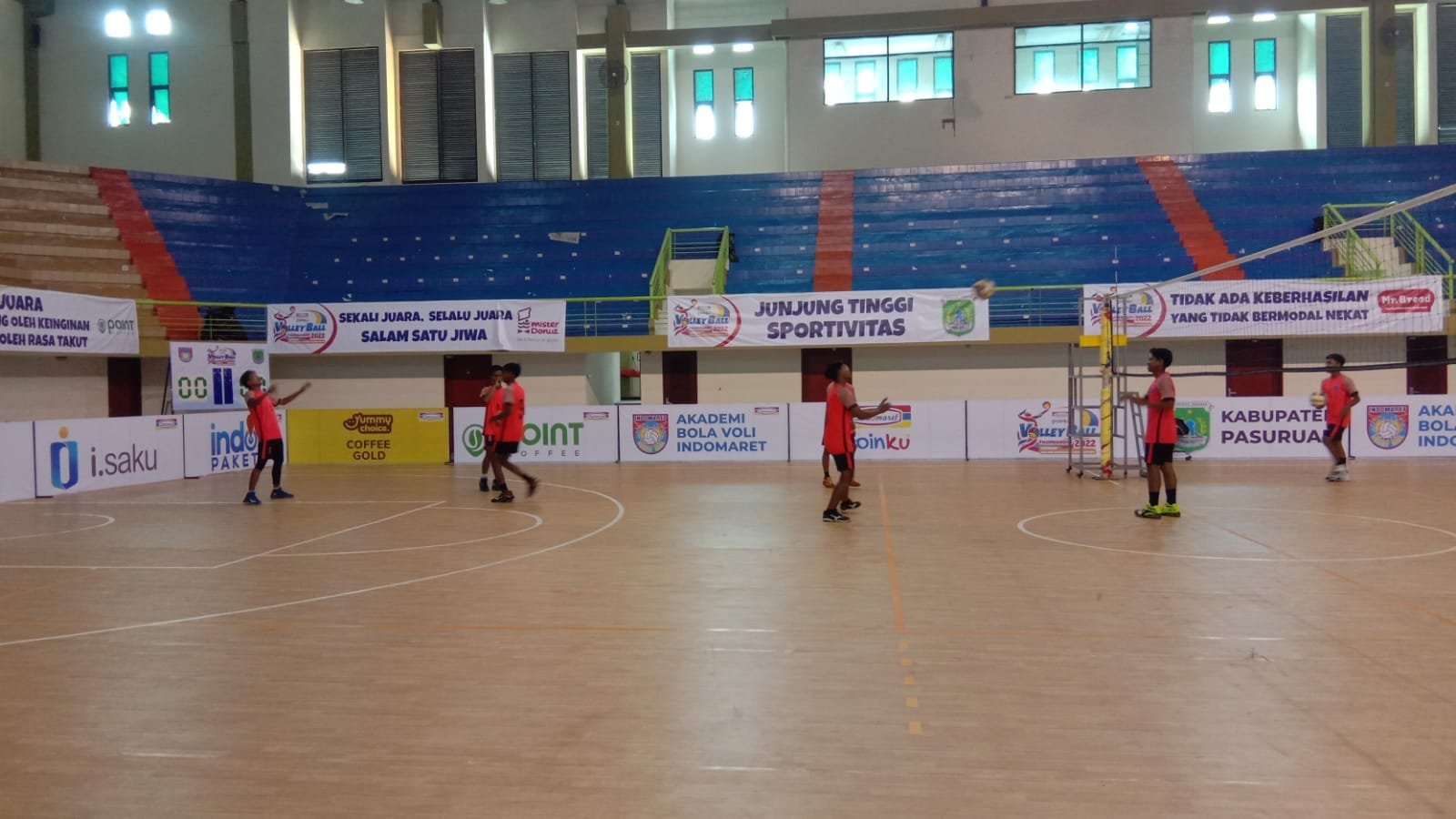 AKSI TIM BOLA VOLI DI BUPATI CUP