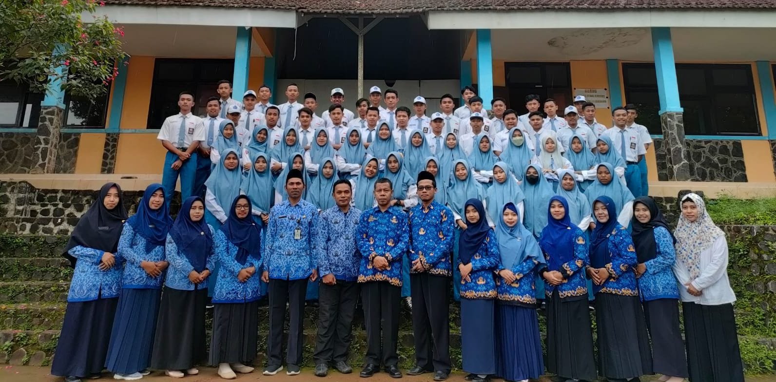 Hari Korpri di SMA NEGERI 1 LUMBANG