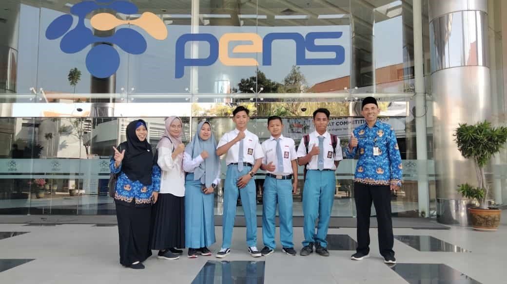 Tingkatkan Motivasi, Siswa SMAN 1 Lumbang Kunjungi Pameran Produk Mahasiswa PENS
