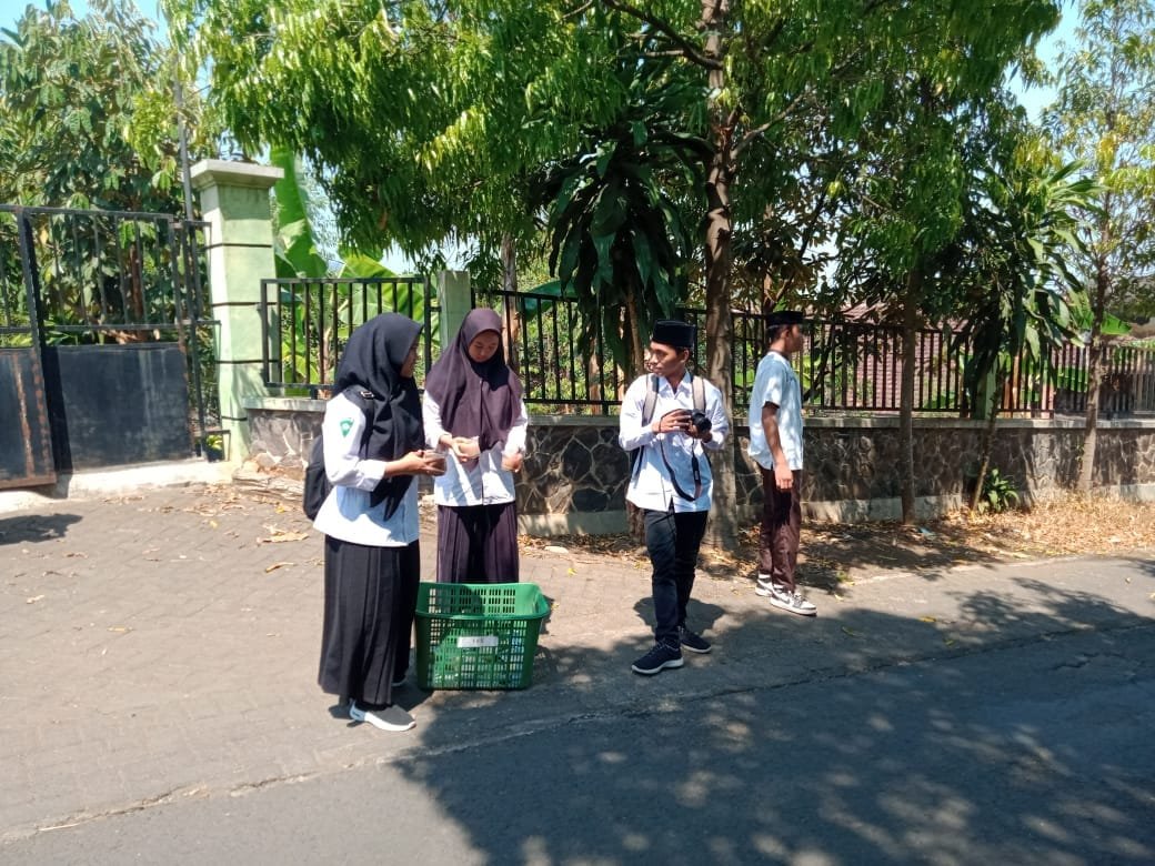 ReHat Berbagi Aktualisasi Keimanan, Perbaikan Gizi dan Kepedulian siswa SMA Negeri 1 Lumbang