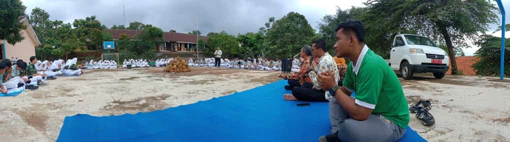 Terinspirasi “Tepung Ponggeh”  Keluarga SMAN 1 Lumbang Mabar Durian