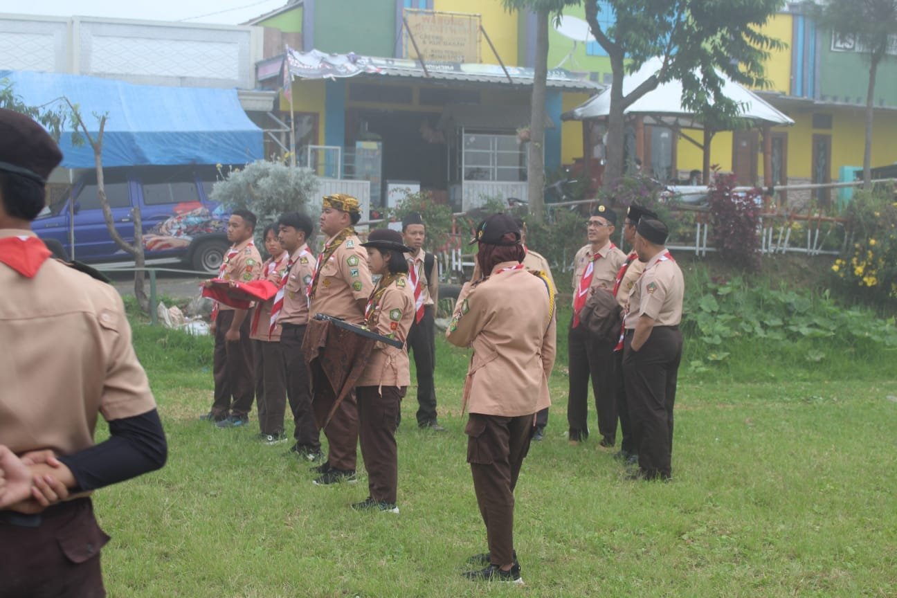 Pengembaraan di Puncak Gunung Bromo Dalam Latgab Gerakan Pramuka Pasuruan dan Sidoarjo.